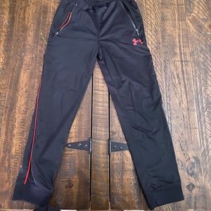 Size 6 Under Armor boy track pants!